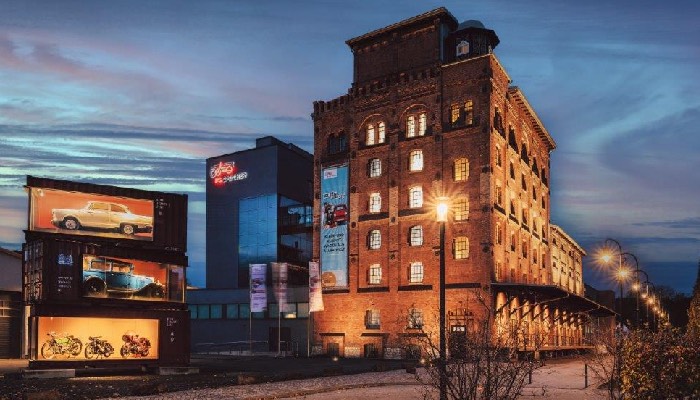 Das historische Backsteingebäude ist Heimat des Oldtimer-Museums P.S.Speicher. Foto: PS.Speicher, Einbeck